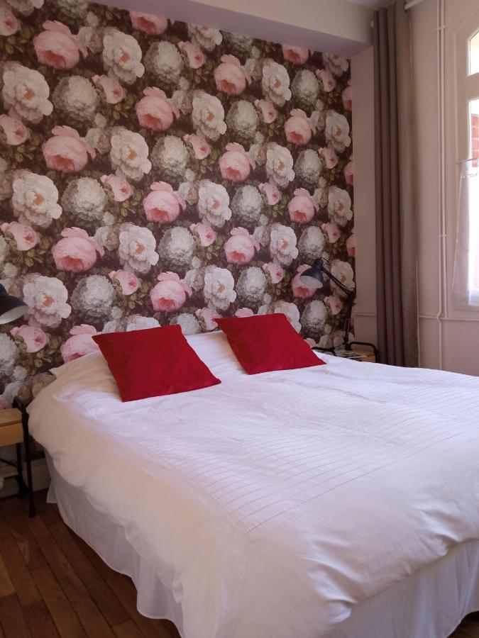Au Pied Du Beffroi Lejlighed Arras Eksteriør billede